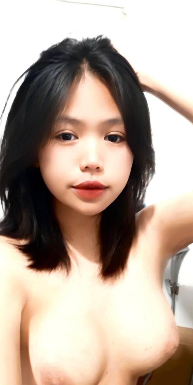 Xoạc cấp trên nữ có bầu khi bà xã đang mang thai về quê nghỉ dưỡng