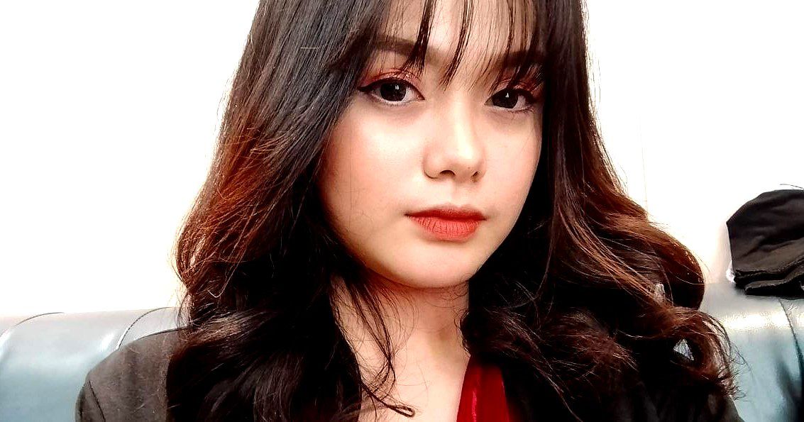 Tinh trùng chảy ra từ mũi cô ấy! Họng sâu quá. -Những người du mục chuối